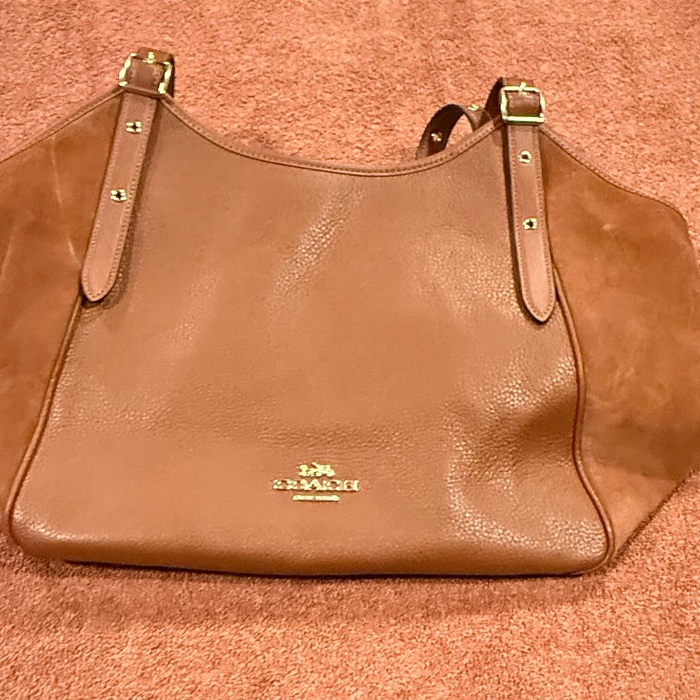 Authentic large coach shoulder bag, new